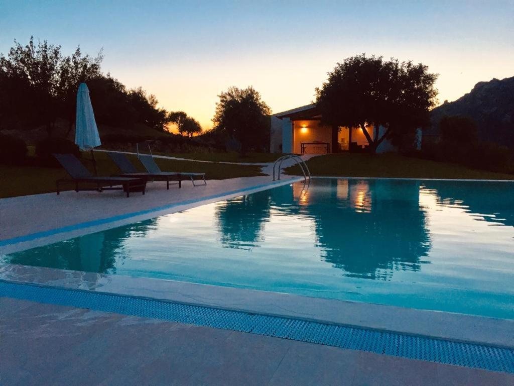 Villa Alba Esclusiva Villa Con Piscina A Sfioro E Vista Mozzafiato Sul Mare Кугнана Екстер'єр фото